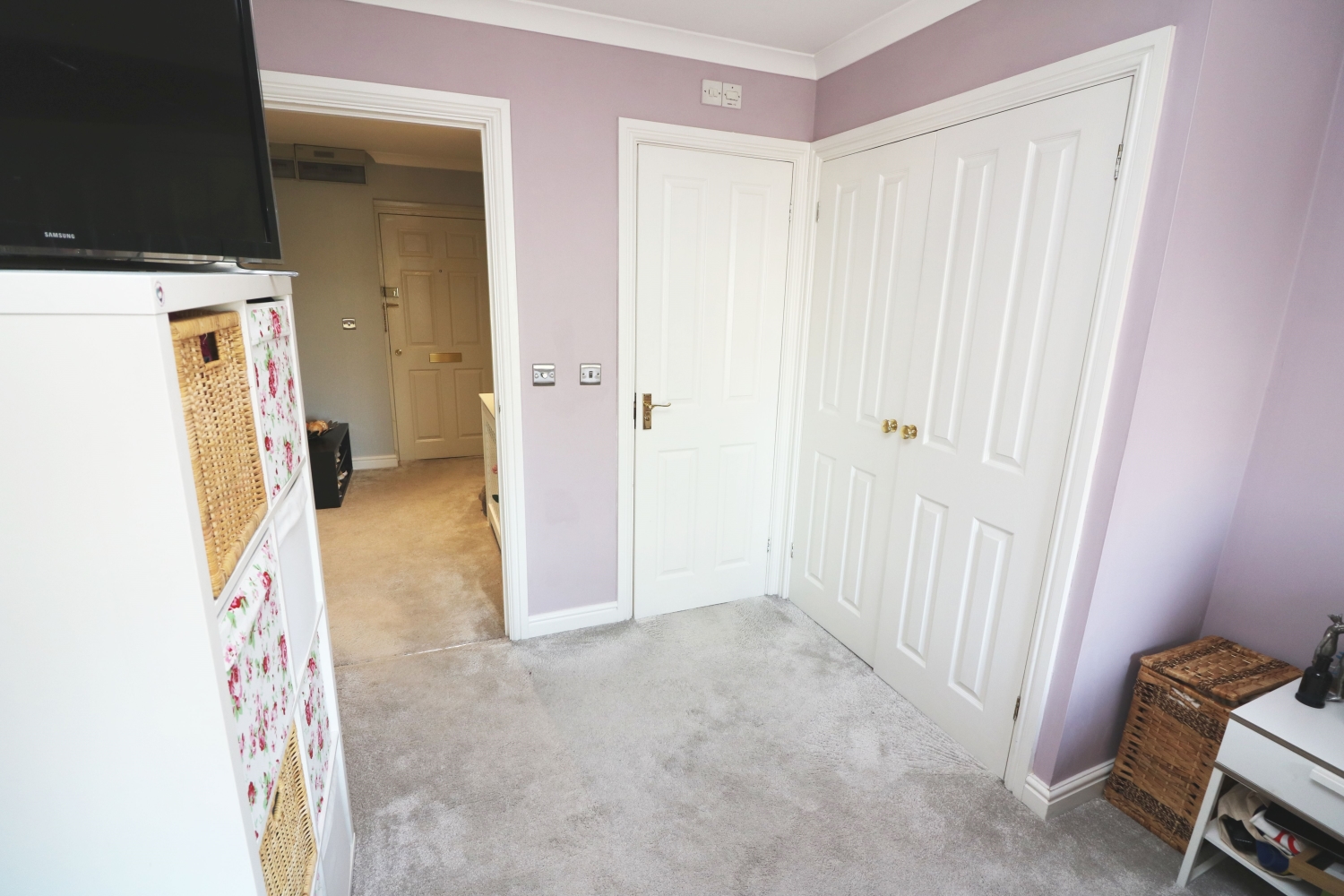 Wraysbury Gardens, StainesuponThames, Surrey, TW18 Nevin And Wells